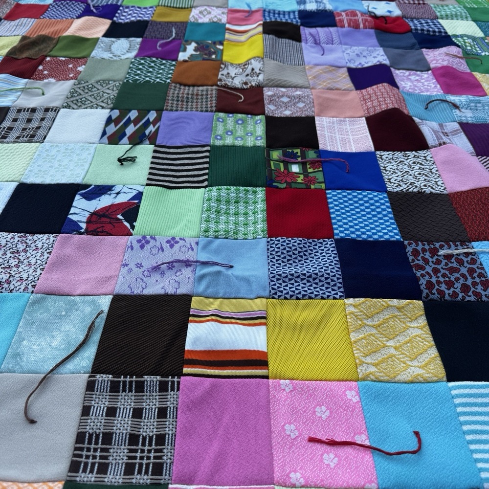 Vtg 1970's Polyester Double Knit Handmade Squares Blanket/Quilt‎ 48" X 58" - Picture 2 of 12